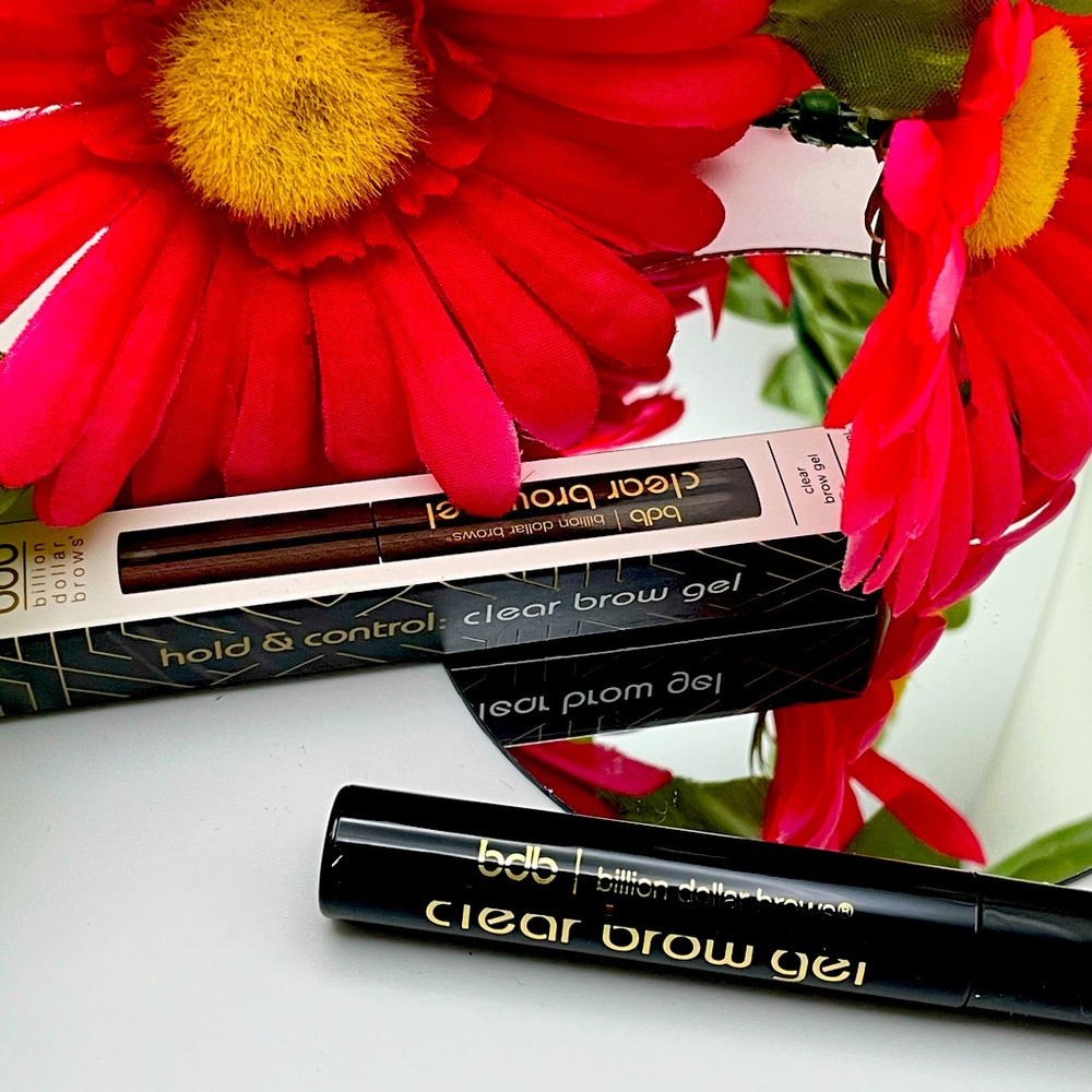 BILLION DOLLAR BROWS
Clear Brow Gel